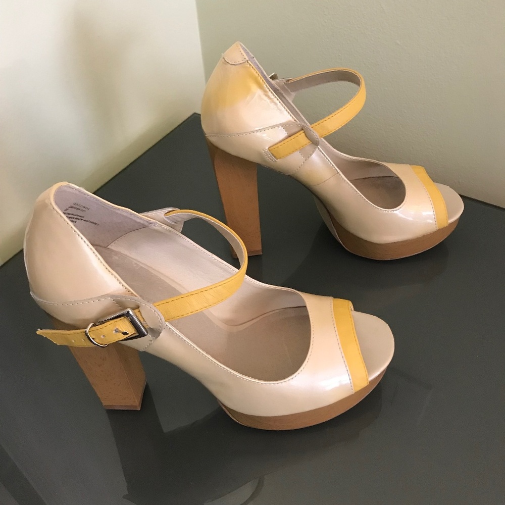 Colin Stuart Platform Heels - Picture 2 of 8